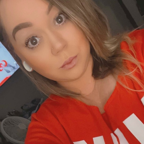 Meet your Posher, Kelli - Picture 4 of 6